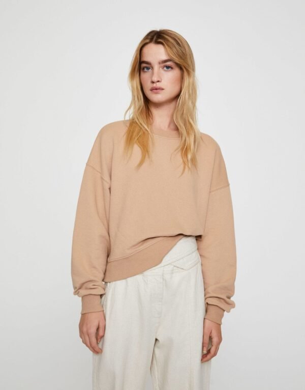 Basic Round Neck Sweatshirt - Image 4